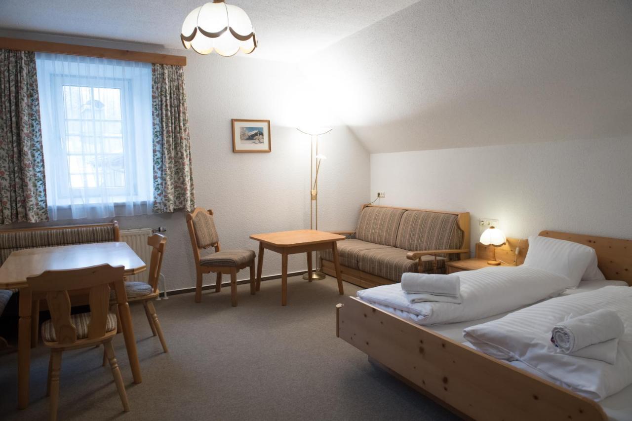 Hotel Blaue Traube Bad Aussee Exterior foto